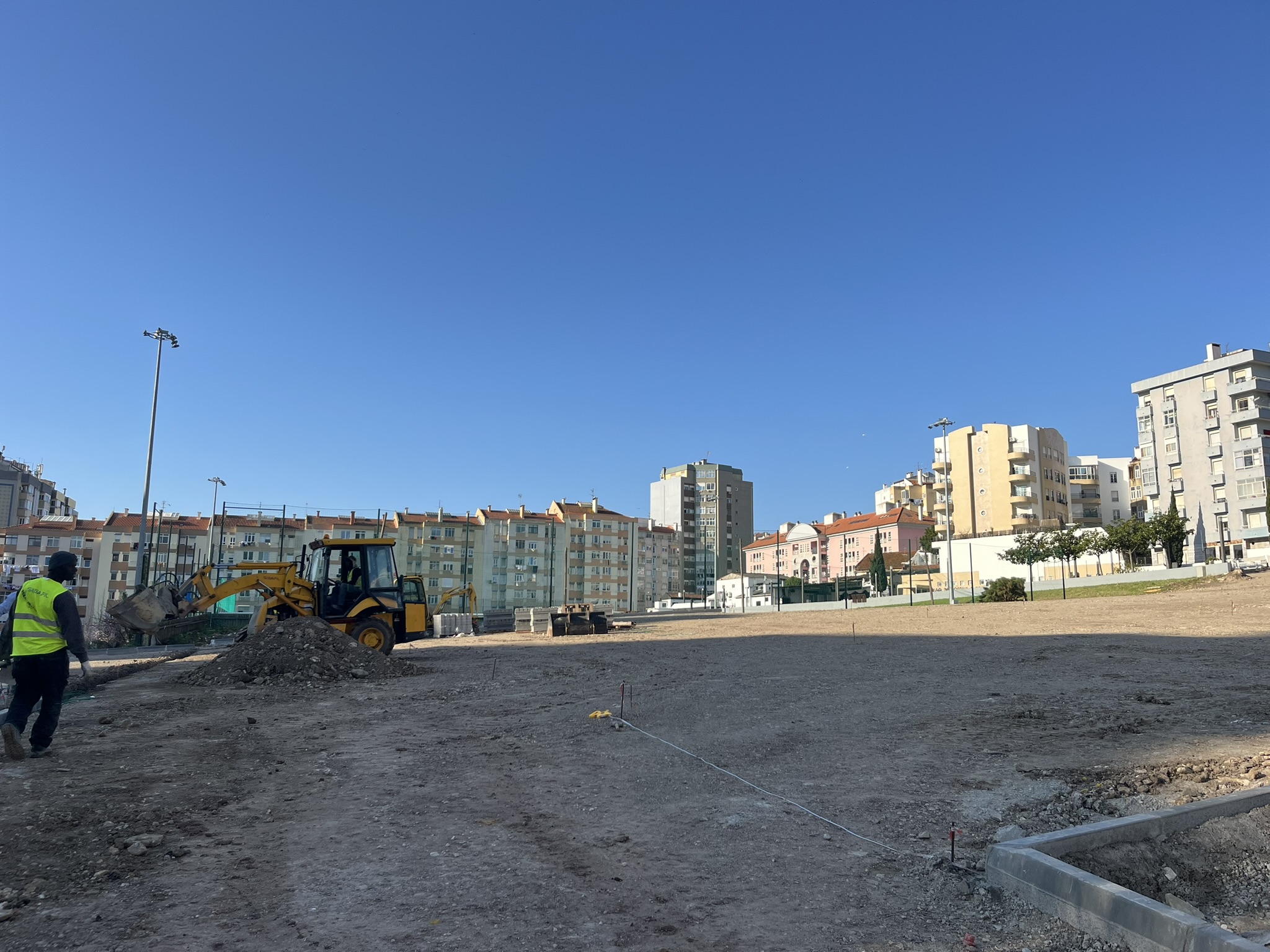 obras no estacionamento das romeiras