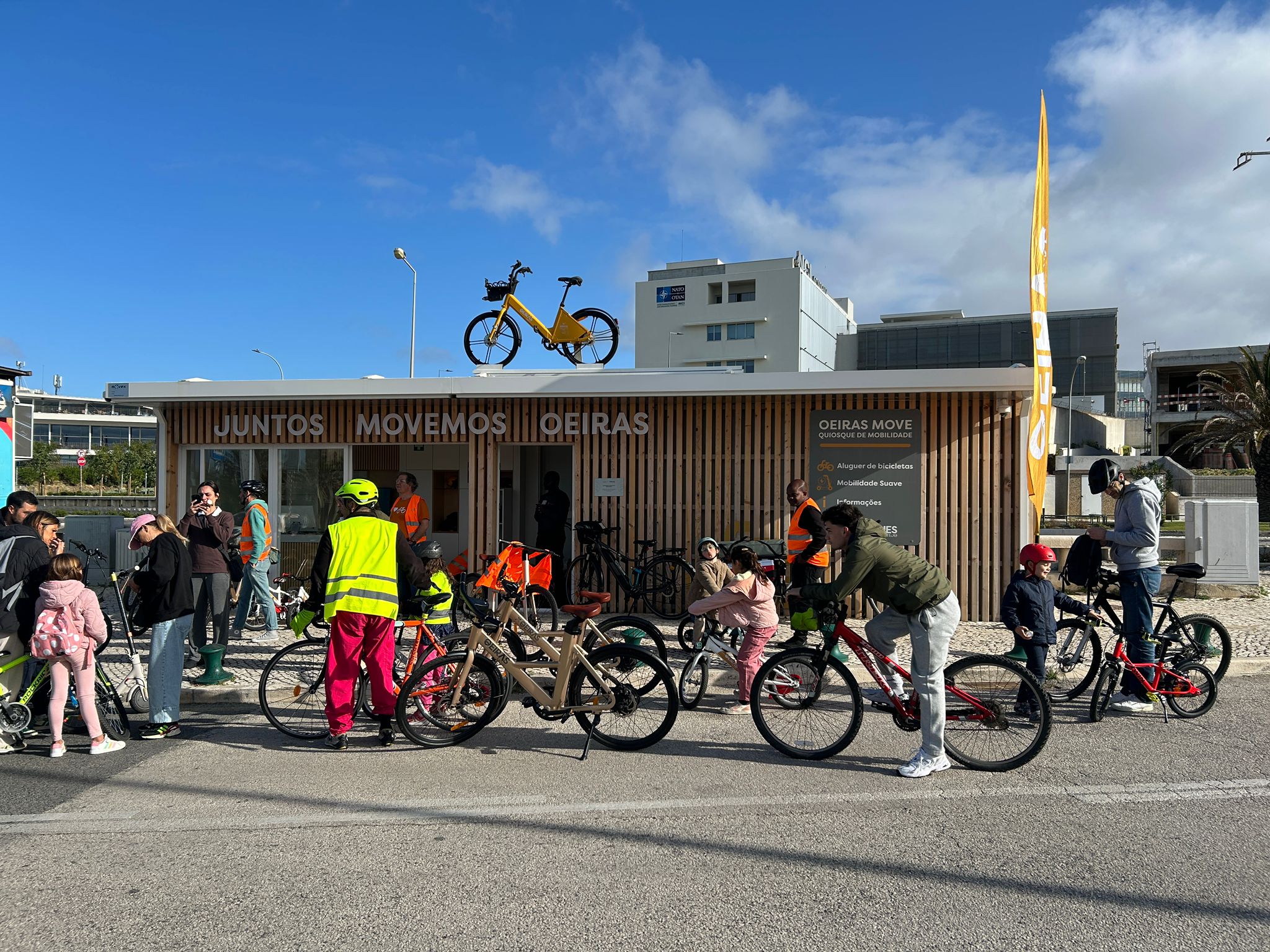 Mega bike bus Oeiras dia mundial da atividade física